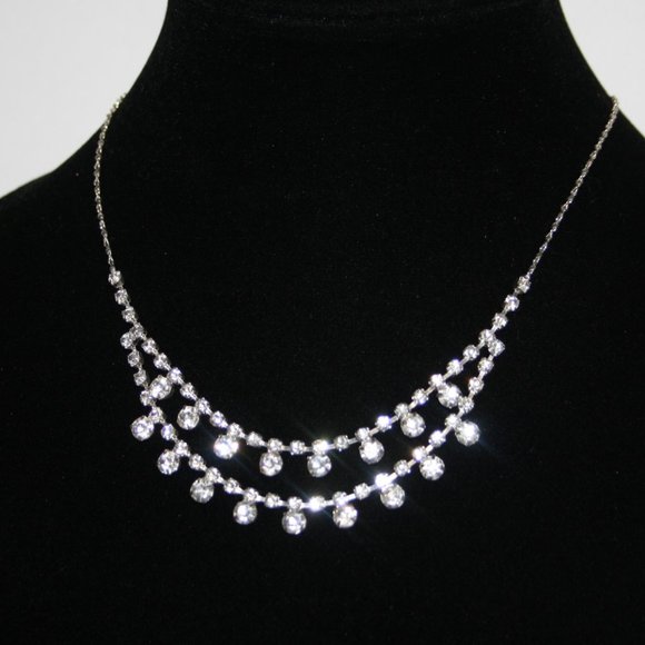 Vintage style silver and rhinestone necklace